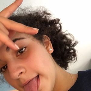 Meet your Posher, Maya